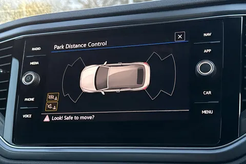 FG71XDW Volkswagen T-Roc 1.5 TSI R-Line 2dr DSG | Heated Seats | Beats Audio Pack | Heated Seats Thumbnail #31