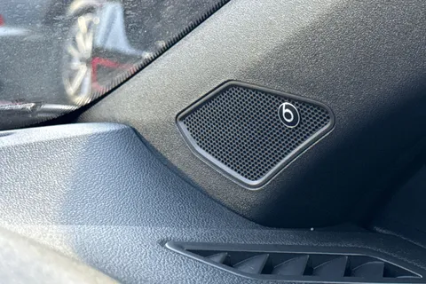 FG71XDW Volkswagen T-Roc 1.5 TSI R-Line 2dr DSG | Heated Seats | Beats Audio Pack | Heated Seats Thumbnail #35