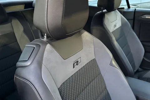 FG71XDW Volkswagen T-Roc 1.5 TSI R-Line 2dr DSG | Heated Seats | Beats Audio Pack | Heated Seats Thumbnail #36