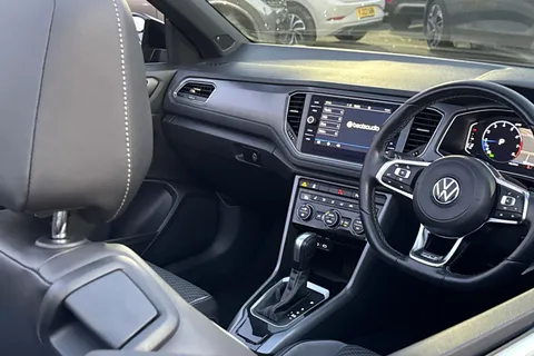 FG71XDW Volkswagen T-Roc 1.5 TSI R-Line 2dr DSG | Heated Seats | Beats Audio Pack | Heated Seats Thumbnail #38