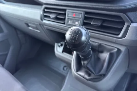 BT75ENM Volkswagen Crafter 2.0 TDI 140PS Commerce High Roof Van Thumbnail #19