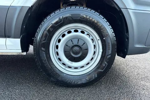 BT75ENM Volkswagen Crafter 2.0 TDI 140PS Commerce High Roof Van Thumbnail #21