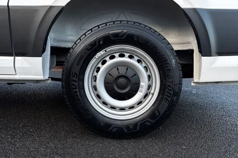 BT75ENM Volkswagen Crafter 2.0 TDI 140PS Commerce High Roof Van Thumbnail #23