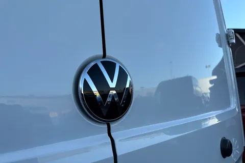 BT75ENM Volkswagen Crafter 2.0 TDI 140PS Commerce High Roof Van Thumbnail #26