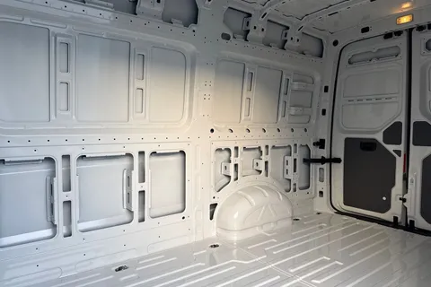 BT75ENM Volkswagen Crafter 2.0 TDI 140PS Commerce High Roof Van Thumbnail #30