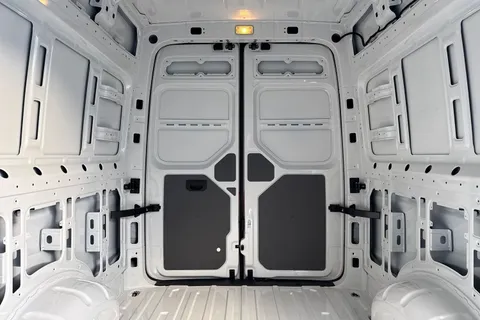 BT75ENM Volkswagen Crafter 2.0 TDI 140PS Commerce High Roof Van Thumbnail #34