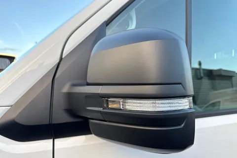 BT75ENM Volkswagen Crafter 2.0 TDI 140PS Commerce High Roof Van Thumbnail #35