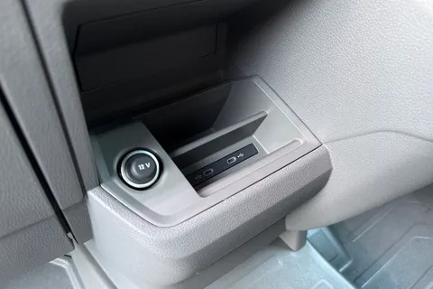 BT75ENM Volkswagen Crafter 2.0 TDI 140PS Commerce High Roof Van Thumbnail #41