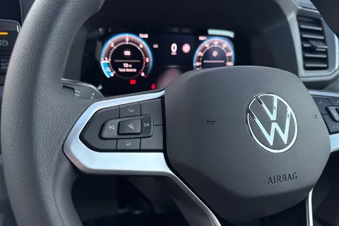 BT75ENM Volkswagen Crafter 2.0 TDI 140PS Commerce High Roof Van Thumbnail #42