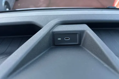 BT75ENM Volkswagen Crafter 2.0 TDI 140PS Commerce High Roof Van Thumbnail #57