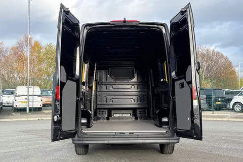 DF75WYM Volkswagen Crafter CR35 Commerce Plus MWB 177 PS FWD DSG - MY25/Camera/Step/LED's Thumbnail #6