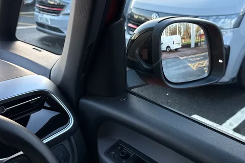 BJ25ZXR Volkswagen ID. Buzz 210kW Life Pro 79kWh 5dr Auto Thumbnail #17