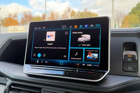 DF75WYM Volkswagen Crafter CR35 Commerce Plus MWB 177 PS FWD DSG - MY25/Camera/Step/LED's Thumbnail #16