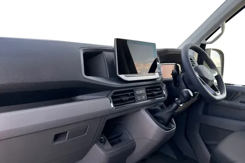 DF75ULO Volkswagen Crafter CR30 Commerce MWB 140 PS FWD - 25 Model Year/Low Roof/Camera Thumbnail #14