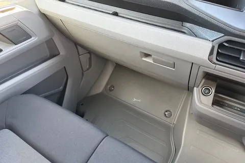 DF75ULO Volkswagen Crafter CR30 Commerce MWB 140 PS FWD - 25 Model Year/Low Roof/Camera Thumbnail #19