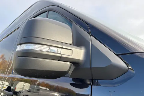 DF75WYM Volkswagen Crafter CR35 Commerce Plus MWB 177 PS FWD DSG - MY25/Camera/Step/LED's Thumbnail #25