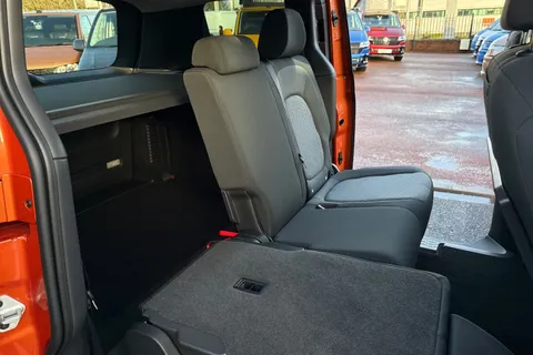 BJ25ZXR Volkswagen ID. Buzz 210kW Life Pro 79kWh 5dr Auto Thumbnail #46