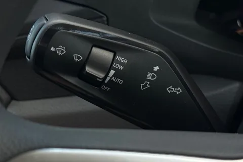 DF75ULO Volkswagen Crafter CR30 Commerce MWB 140 PS FWD - 25 Model Year/Low Roof/Camera Thumbnail #39