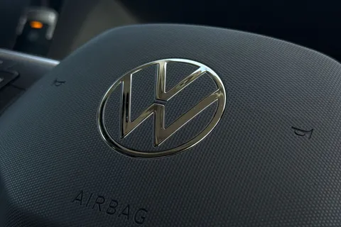 DF75ULO Volkswagen Crafter CR30 Commerce MWB 140 PS FWD - 25 Model Year/Low Roof/Camera Thumbnail #42