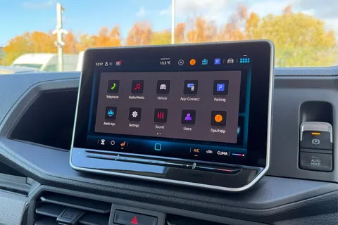 DF75ULO Volkswagen Crafter CR30 Commerce MWB 140 PS FWD - 25 Model Year/Low Roof/Camera Thumbnail #46