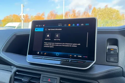 DF75ULO Volkswagen Crafter CR30 Commerce MWB 140 PS FWD - 25 Model Year/Low Roof/Camera Thumbnail #49