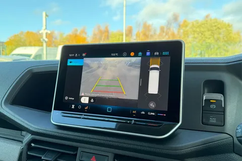 DF75ULO Volkswagen Crafter CR30 Commerce MWB 140 PS FWD - 25 Model Year/Low Roof/Camera Thumbnail #50