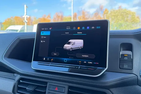 DF75ULO Volkswagen Crafter CR30 Commerce MWB 140 PS FWD - 25 Model Year/Low Roof/Camera Thumbnail #51