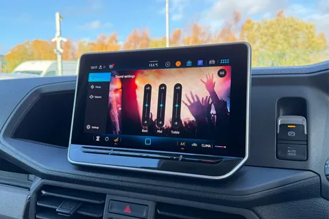 DF75ULO Volkswagen Crafter CR30 Commerce MWB 140 PS FWD - 25 Model Year/Low Roof/Camera Thumbnail #53