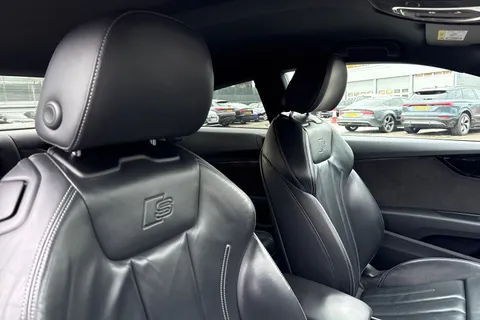 24 of 53 for Audi A5 Coup- Black Edition 35 TFSI 150 PS S tronic