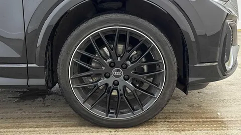 KT24OHS Audi Q2 Black Edition 35 TFSI 150 PS S tronic Thumbnail #6