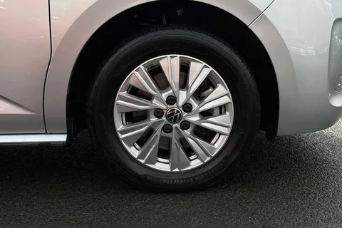 KY22WPA Volkswagen Multivan Multivan Life SWB 218 PS 1.4 eHybrid 6-Speed DSG-NAV Thumbnail #6