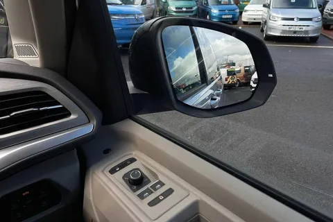 KY22WPA Volkswagen Multivan Multivan Life SWB 218 PS 1.4 eHybrid 6-Speed DSG-NAV Thumbnail #18