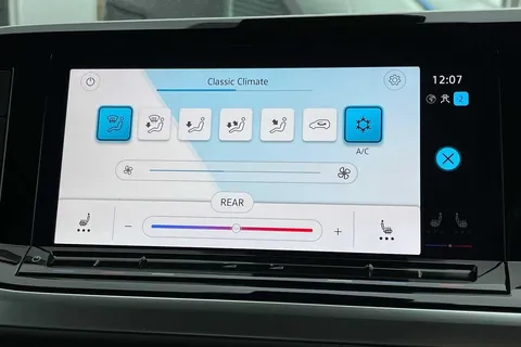 KY22WPA Volkswagen Multivan Multivan Life SWB 218 PS 1.4 eHybrid 6-Speed DSG-NAV Thumbnail #19