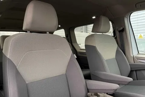 KY22WPA Volkswagen Multivan Multivan Life SWB 218 PS 1.4 eHybrid 6-Speed DSG-NAV Thumbnail #21