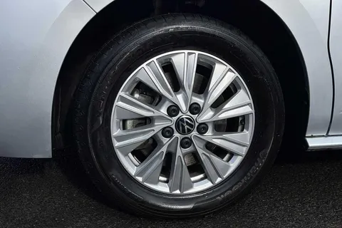 KY22WPA Volkswagen Multivan Multivan Life SWB 218 PS 1.4 eHybrid 6-Speed DSG-NAV Thumbnail #24