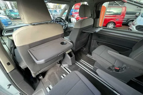 KY22WPA Volkswagen Multivan Multivan Life SWB 218 PS 1.4 eHybrid 6-Speed DSG-NAV Thumbnail #37