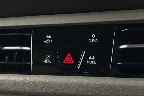 KY22WPA Volkswagen Multivan Multivan Life SWB 218 PS 1.4 eHybrid 6-Speed DSG-NAV Thumbnail #44