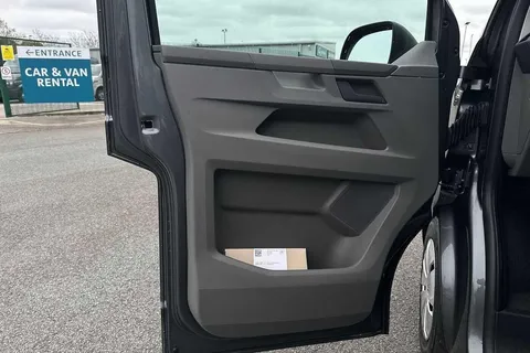 DE74UBC Volkswagen Transporter 2.0 TDI 110 Startline Van Thumbnail #31