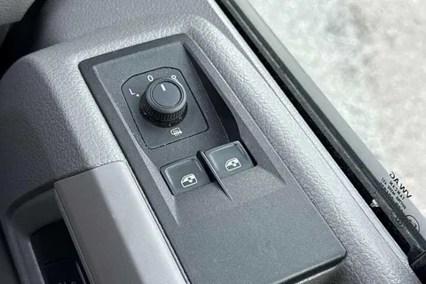 DA75PXN Volkswagen Crafter CR35 Commerce Plus MWB 140 PS FWD - 25 Model Year Thumbnail #36