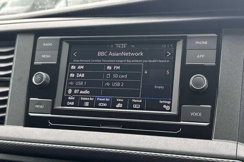 DE74UBC Volkswagen Transporter 2.0 TDI 110 Startline Van Thumbnail #39