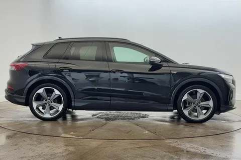 KW74DPZ Audi Q4 e-tron Q4  Black Edition 35 e-tron  125,00 kW Thumbnail #4