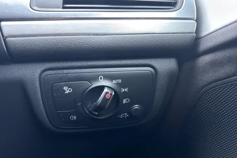 32 of 54 for Audi A6 Saloon 2.0 TDI ultra S line S Tronic Euro 6 (s/s) 4dr