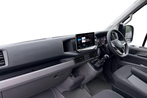 CX75HWC Volkswagen Crafter 2.0 TDI CR35 Commerce Plus FWD LWB High Roof Euro 6 (s/s) 5dr Thumbnail #9