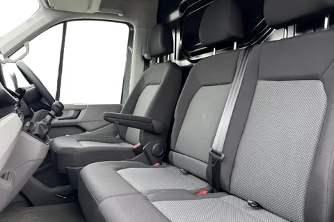 CX75HWC Volkswagen Crafter 2.0 TDI CR35 Commerce Plus FWD LWB High Roof Euro 6 (s/s) 5dr Thumbnail #11