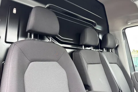 CX75HWC Volkswagen Crafter 2.0 TDI CR35 Commerce Plus FWD LWB High Roof Euro 6 (s/s) 5dr Thumbnail #21