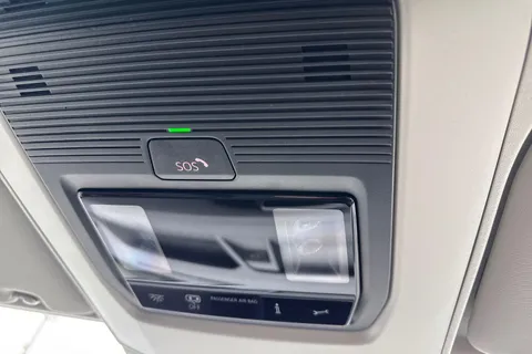 CX75HWC Volkswagen Crafter 2.0 TDI CR35 Commerce Plus FWD LWB High Roof Euro 6 (s/s) 5dr Thumbnail #36