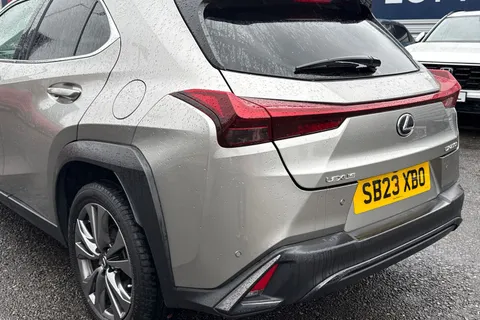 SB23XBO Lexus Ux 2.0 250h F Sport Design E-CVT Euro 6 (s/s) 5dr Thumbnail #9