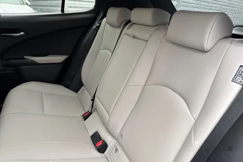 SB23XBO Lexus Ux 2.0 250h F Sport Design E-CVT Euro 6 (s/s) 5dr Thumbnail #20