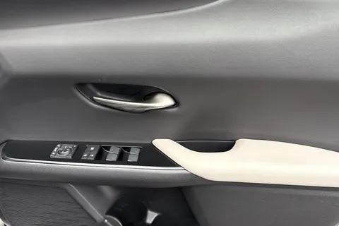 SB23XBO Lexus Ux 2.0 250h F Sport Design E-CVT Euro 6 (s/s) 5dr Thumbnail #22