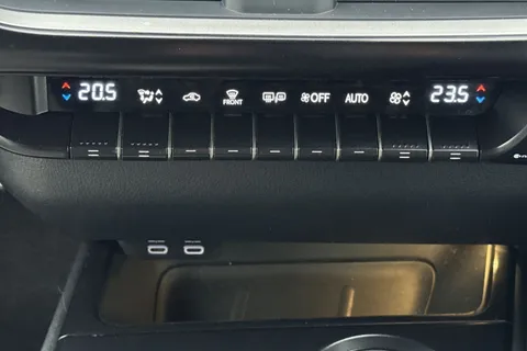 SB23XBO Lexus Ux 2.0 250h F Sport Design E-CVT Euro 6 (s/s) 5dr Thumbnail #23